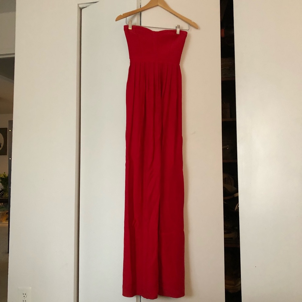 Elegant strapless gown.